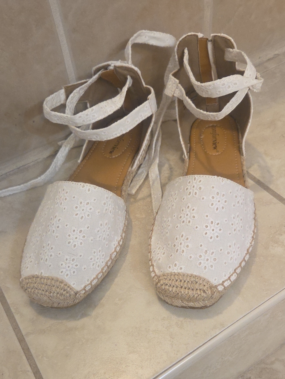 10.5 WW White Lace Espadrille Ankle-Tie Flats